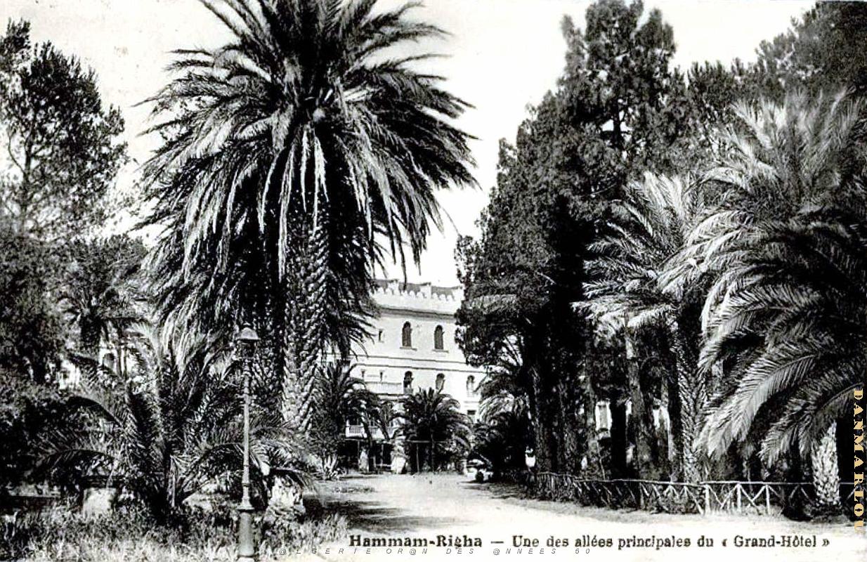 Hammam-Righa - Grand Hotel - Allee - 1937.jpg